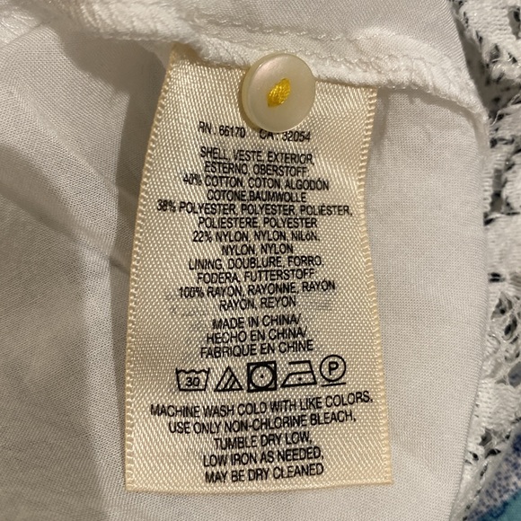 Super cute sleeveless top by Maeve. Size 10 - Picture 9 of 9